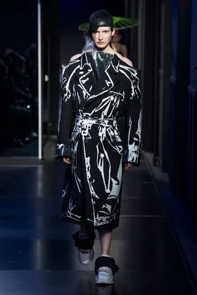 Look 26